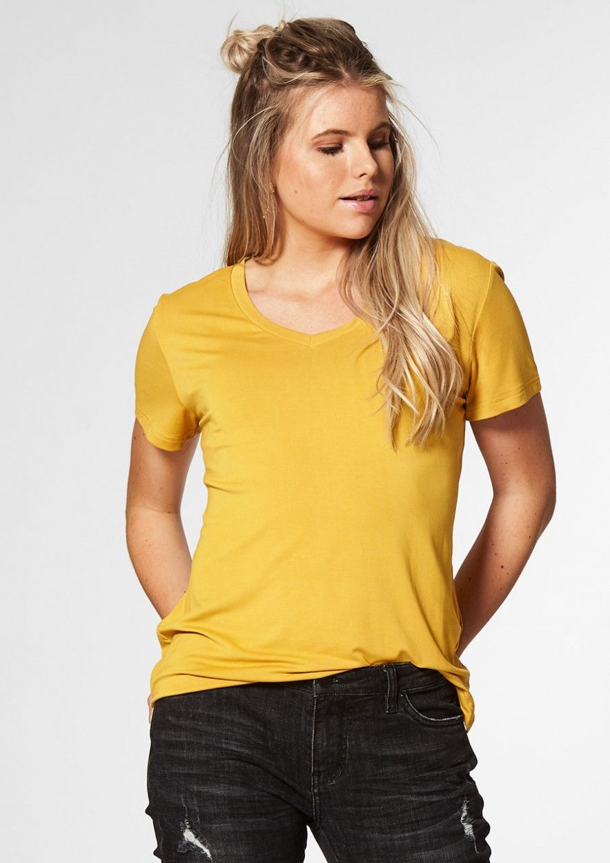 Monica okergeel dames t-shirt gemaakt zacht modal | Circle Of Trust official webshop