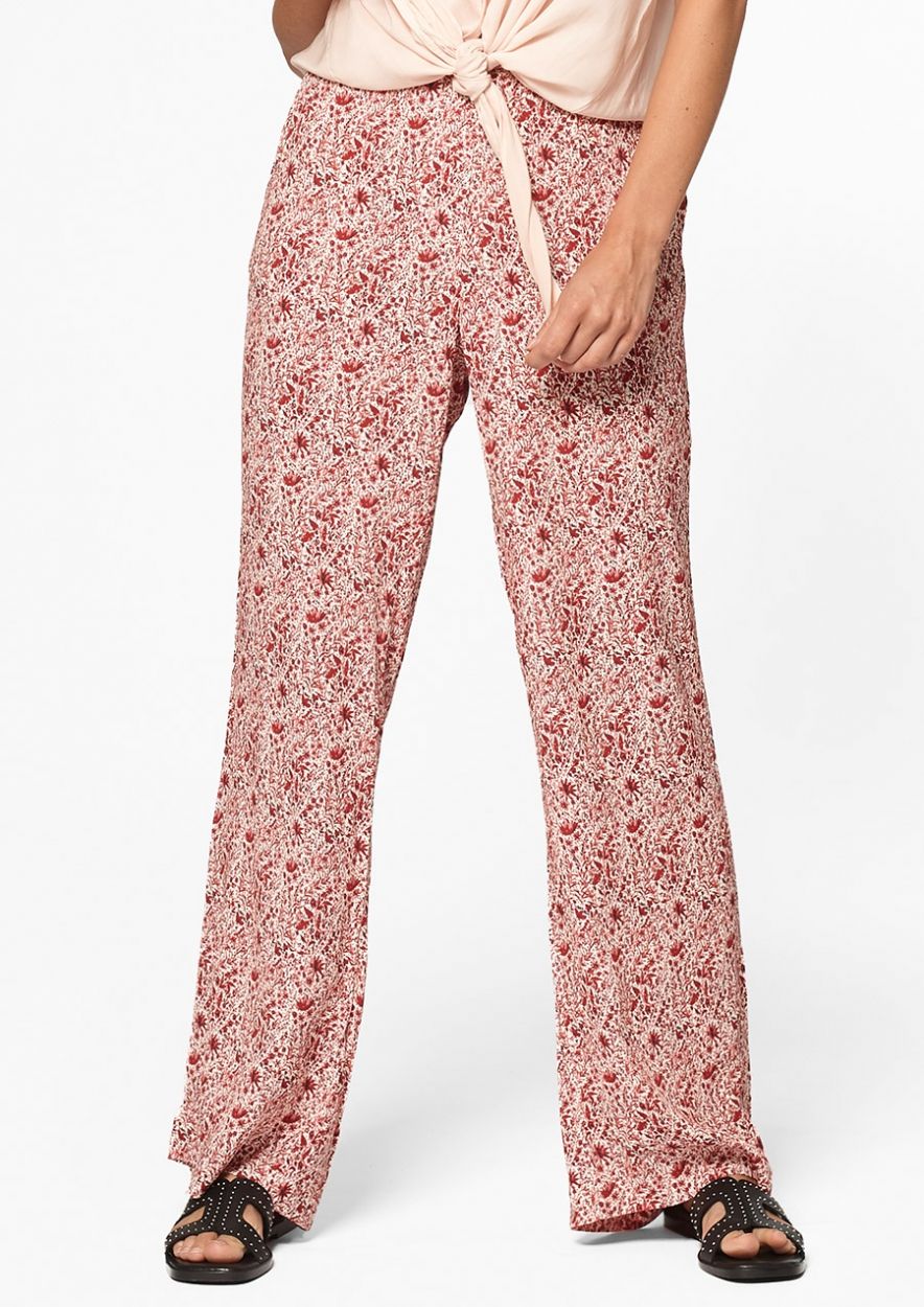 IJver Opsplitsen Afrika Yana losse zomerbroek met all-over rode floral print voor dames | Circle Of Trust official webshop IJver Opsplitsen Afrika Yana losse zomerbroek met all-over rode floral print voor dames | Circle Of Trust official webshop