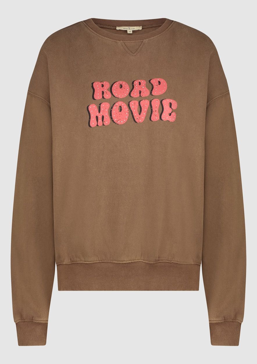 Peggy bruine relaxed fit dames sweater met road movie artwork print Circle Of Trust official webshop