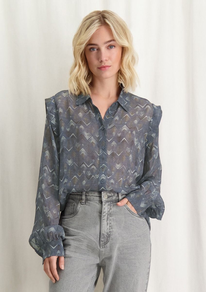 Leia grijsblauwe chiffon blouse met all over print voor dames Circle Of Trust official webshop