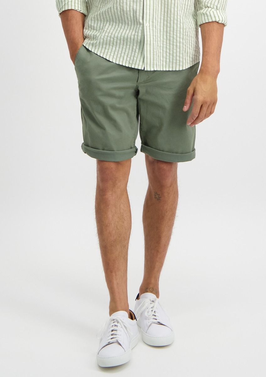 Vince Chino Short Thyme